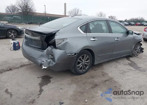 2015 Nissan Altima 2.5 S z USA, uszkodzony, nr VIN 1N4AL3AP5FC494071